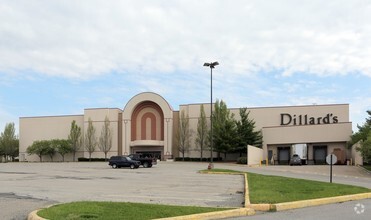 7401 Market St, Youngstown, OH for rent Building Photo- Image 1 of 7