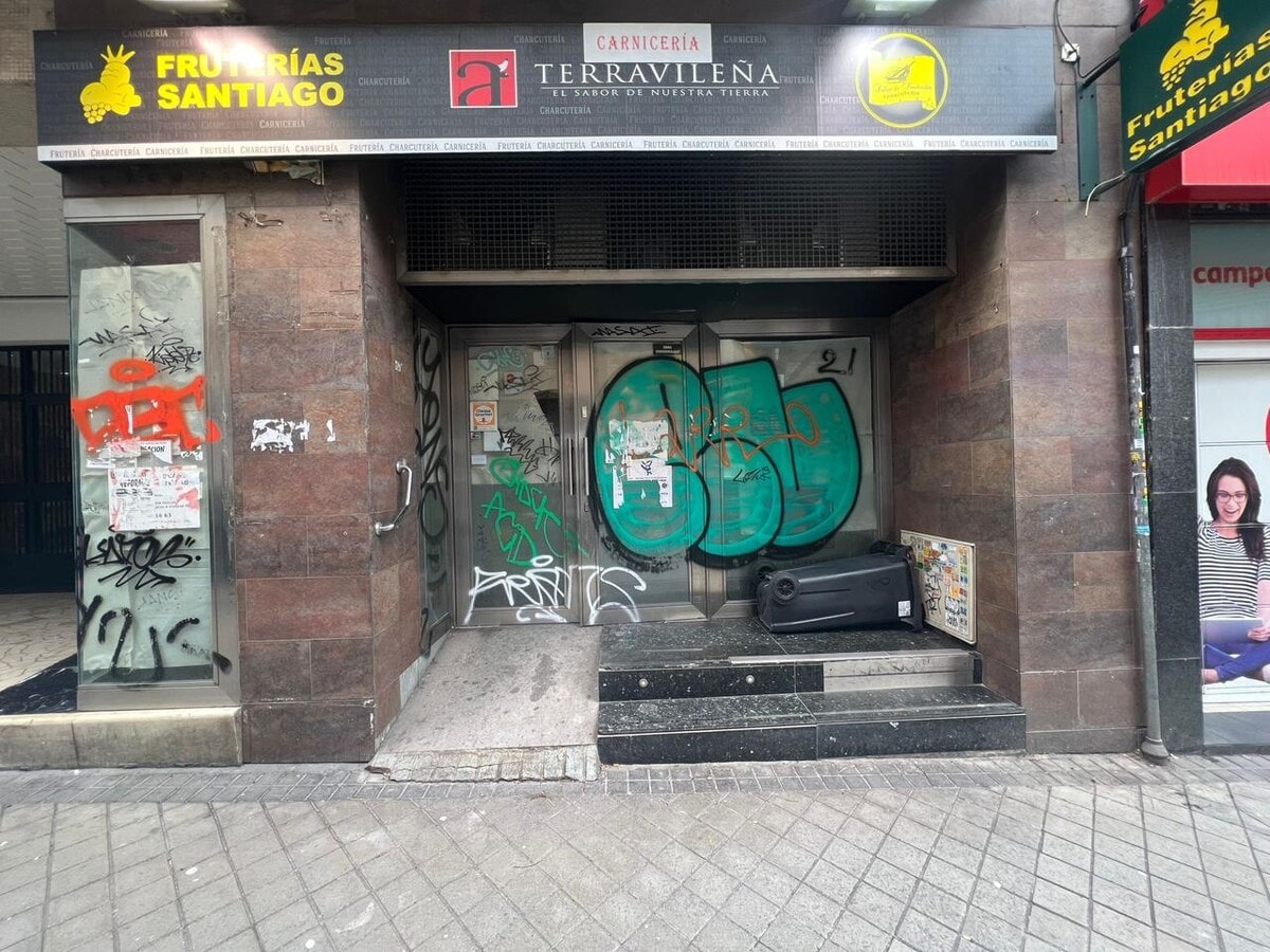 Madrid, MAD 28015 - Unit Puerta DR -  - Interior Photo - Image 1 of 14