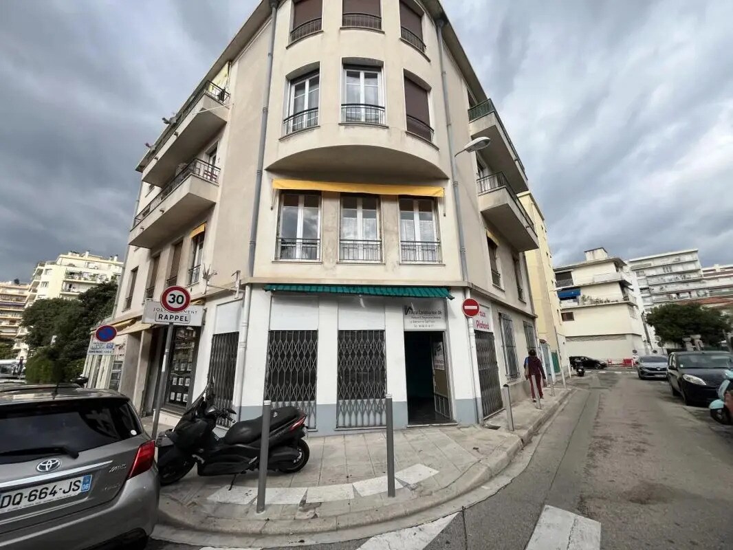 Retail in Nice for sale Building Photo- Image 1 of 4