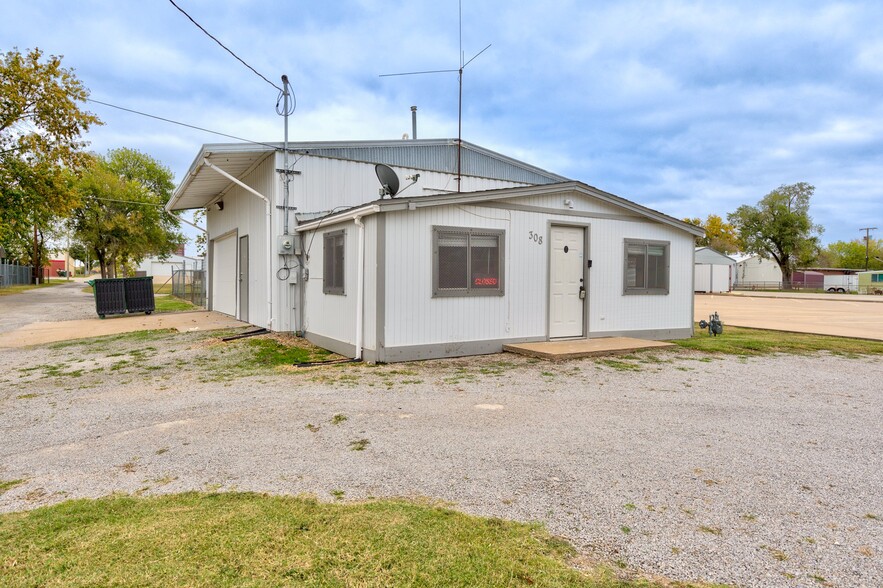 308 S Rogers Ave, Bartlesville, OK for sale - Building Photo - Image 1 of 1