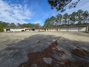 430-436 Columbia Dr, Carrollton, GA to rent Building Photo- Image 1 of 1