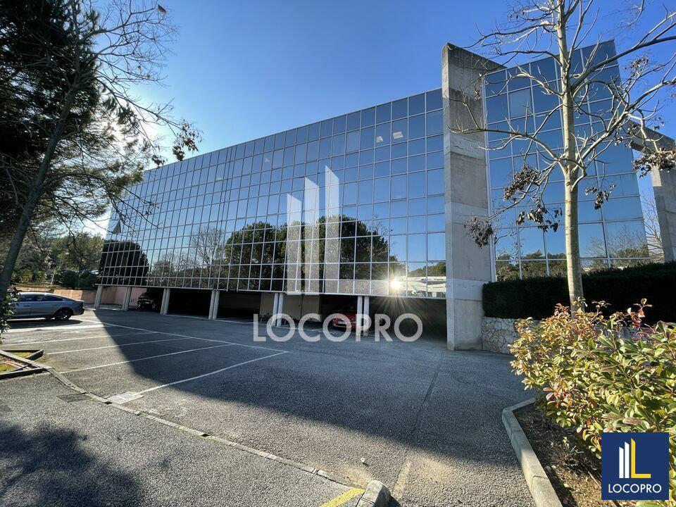 Location Bureaux 222 m² - Photo 1