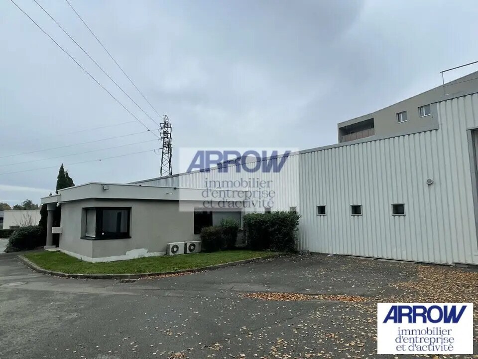 Vente Local d'activités 880 m² - Photo 1