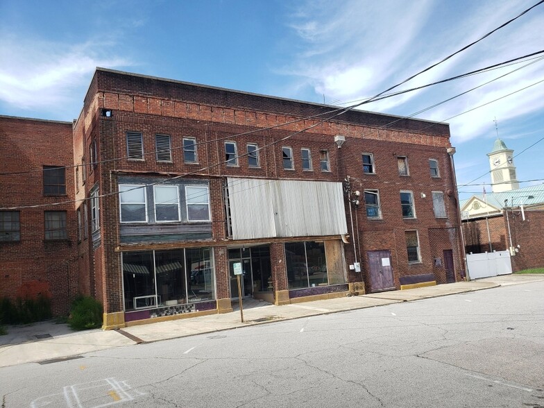 305 N Main St, Tarboro, NC for sale - Building Photo - Image 3 of 17