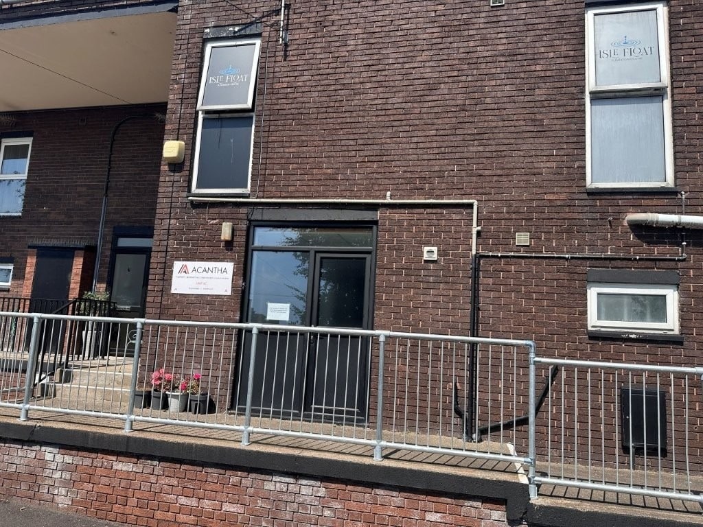 The Village Walk, Onchan to rent Building Photo- Image 1 of 3