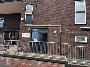 The Village Walk, Onchan to rent Building Photo- Image 1 of 3