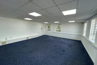 15 Burgess Rd, Hastings to rent Interior Photo- Image 2 of 5