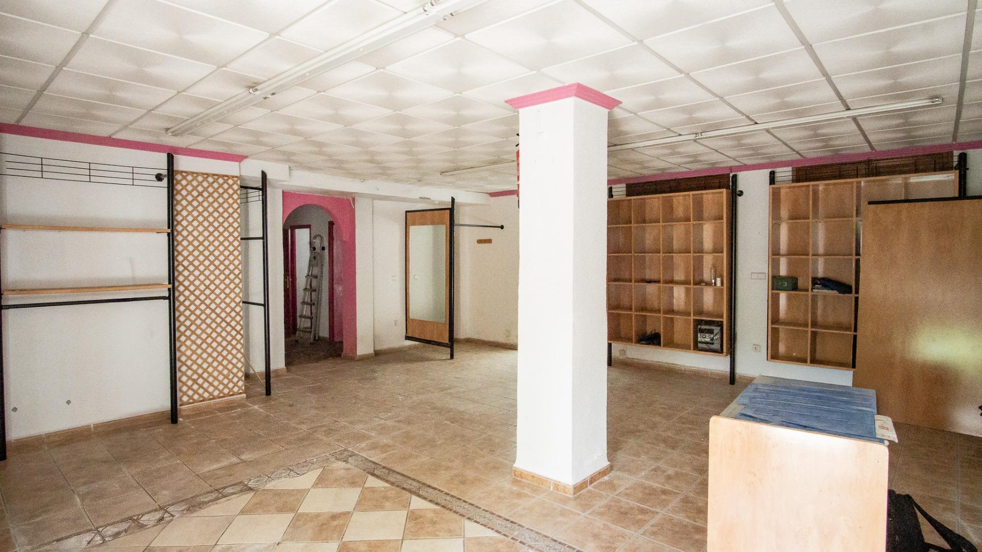 Retail in Elda, Alicante for sale Interior Photo- Image 1 of 16
