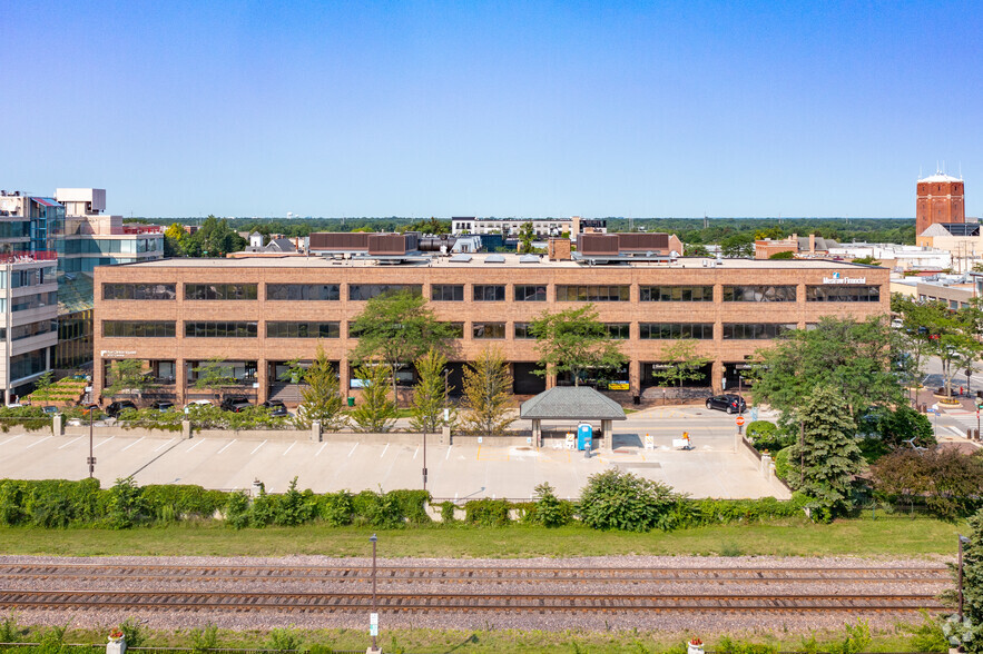 600-610 Central Ave, Highland Park, IL for rent - Building Photo - Image 3 of 7