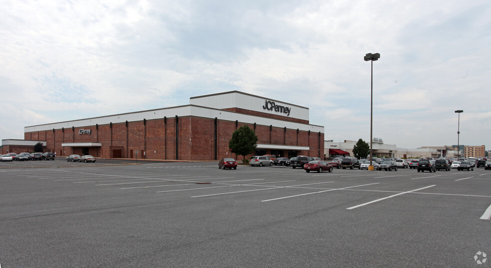 17301 Valley Mall Rd, Hagerstown, MD for sale - Primary Photo - Image 1 of 1