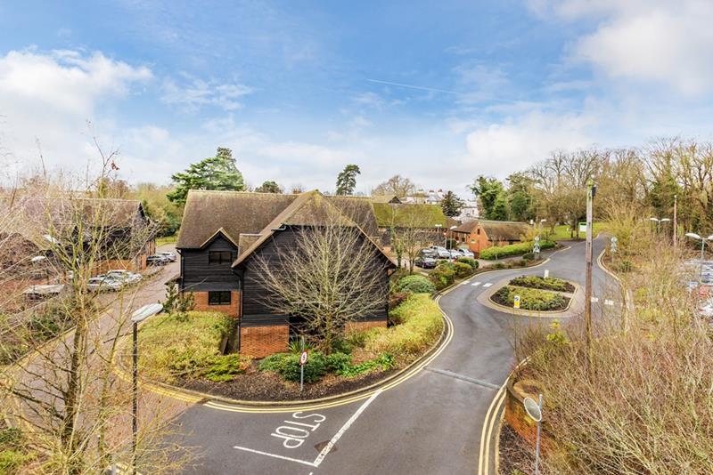 Old Woking Rd, Old Woking to rent - Building Photo - Image 3 of 8
