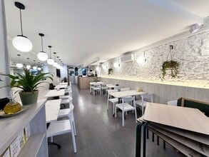 Retail in Barcelona, Barcelona to rent Interior Photo- Image 2 of 21