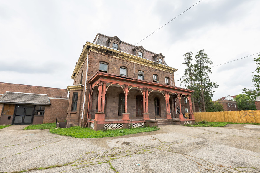 4704 Leiper St, Philadelphia, PA for sale - Building Photo - Image 1 of 1