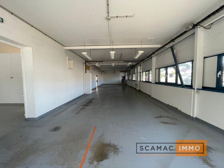 Industrial in Fresnes to rent - Interior Photo - Image 3 of 10