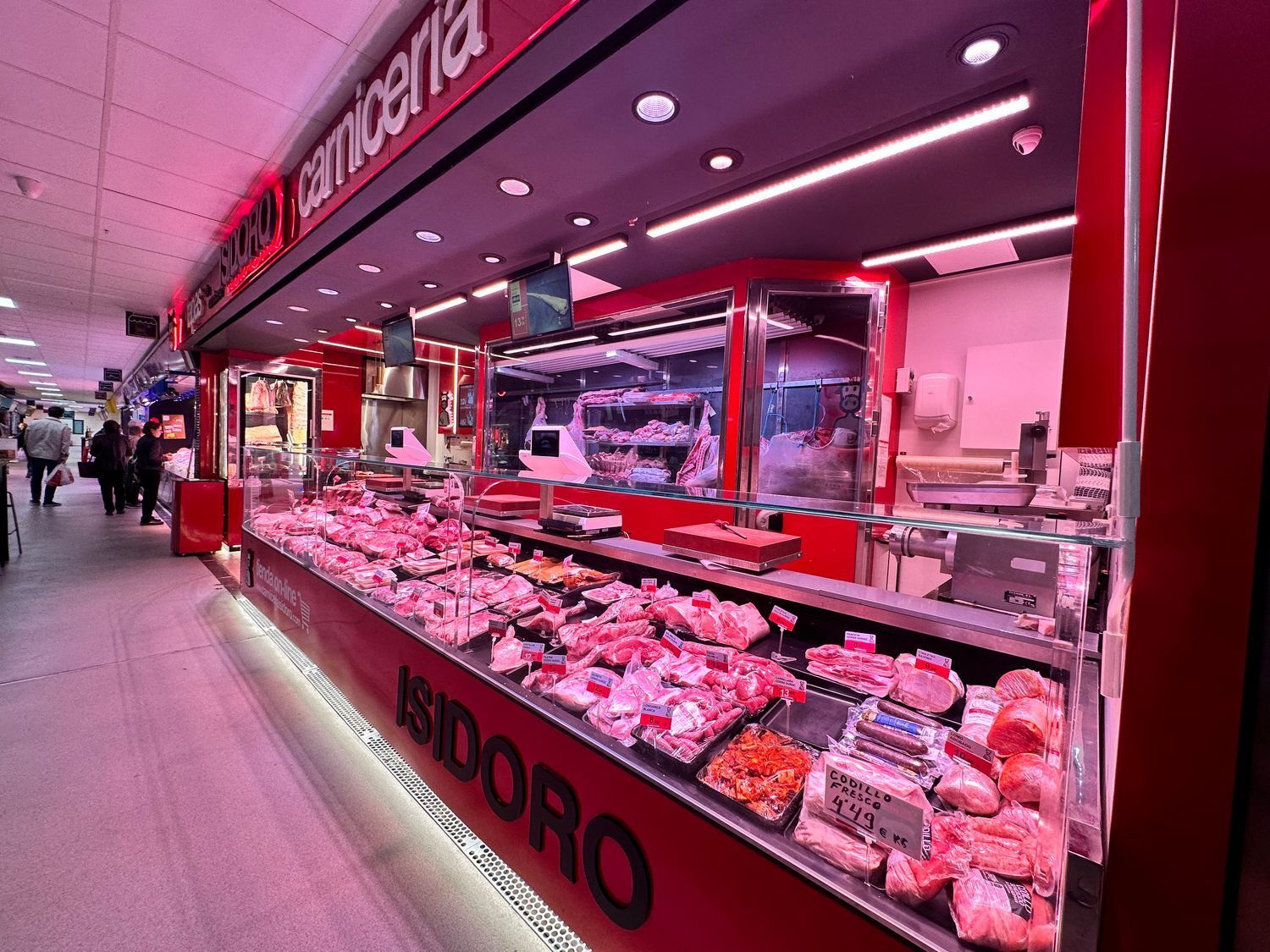 Retail in Madrid, Madrid to rent Interior Photo- Image 1 of 3