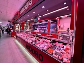 Retail in Madrid, Madrid to rent Interior Photo- Image 1 of 3
