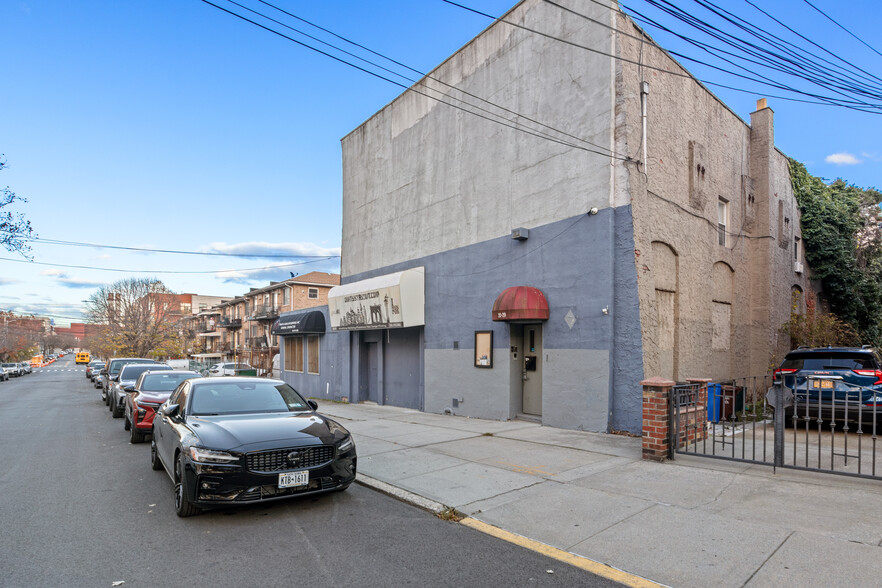 2029 38th St, Astoria, NY for rent - Building Photo - Image 1 of 3