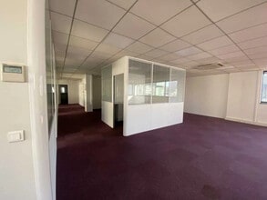 Office in Bagnolet to rent Interior Photo- Image 1 of 7