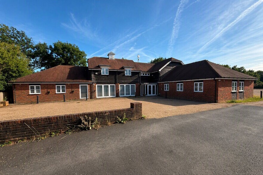 Chequers Hl, Bough Beech to rent - Building Photo - Image 1 of 2