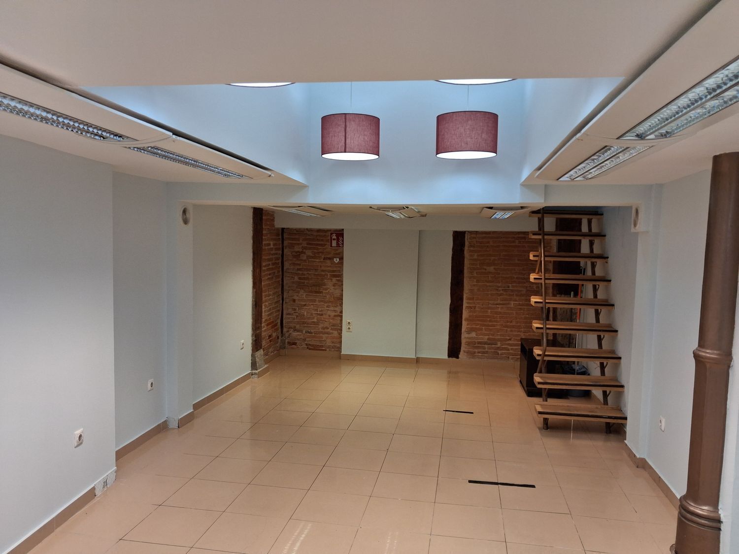 Retail in Valladolid to rent Interior Photo- Image 1 of 25