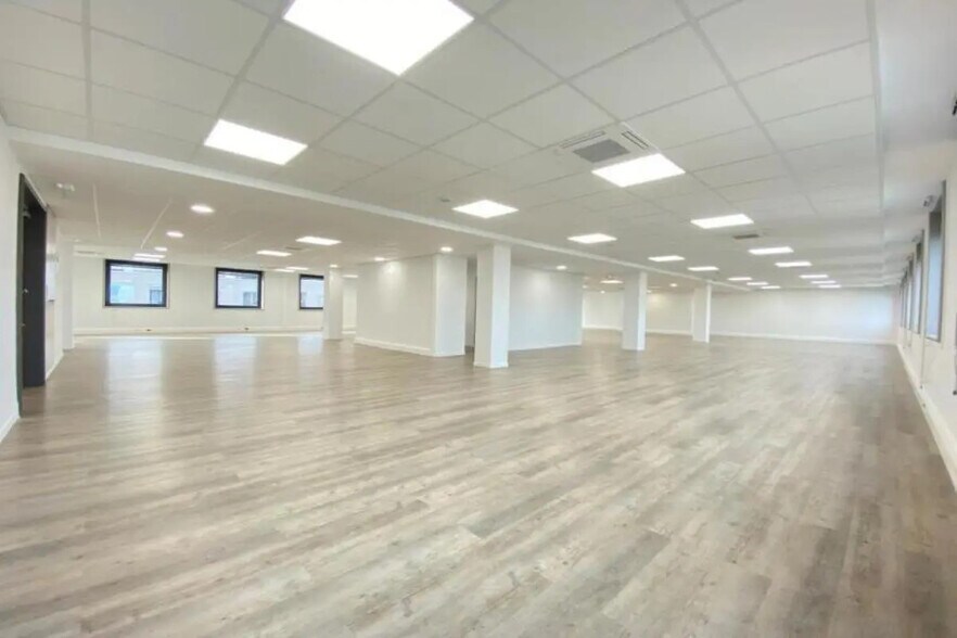 Office in Boulogne-Billancourt to rent - Interior Photo - Image 2 of 10
