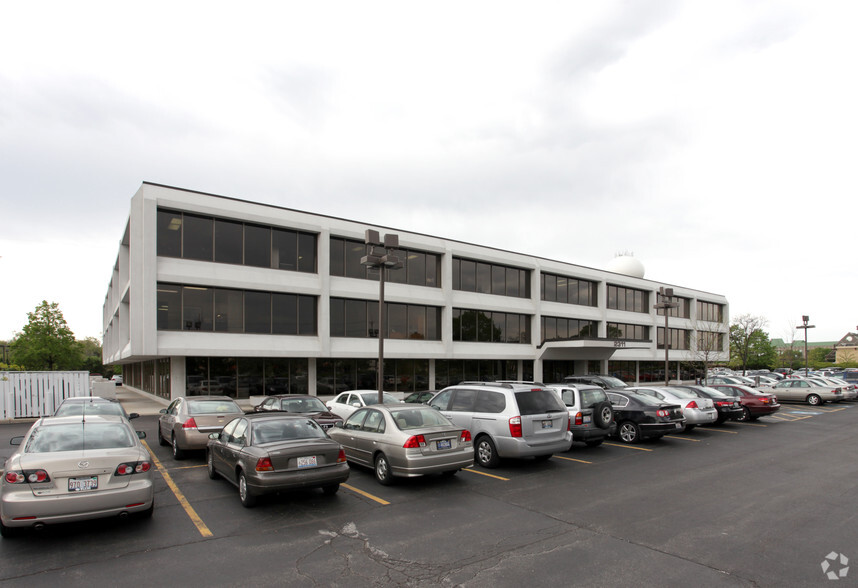 2311 W 22nd St, Oak Brook, IL for rent - Building Photo - Image 2 of 5