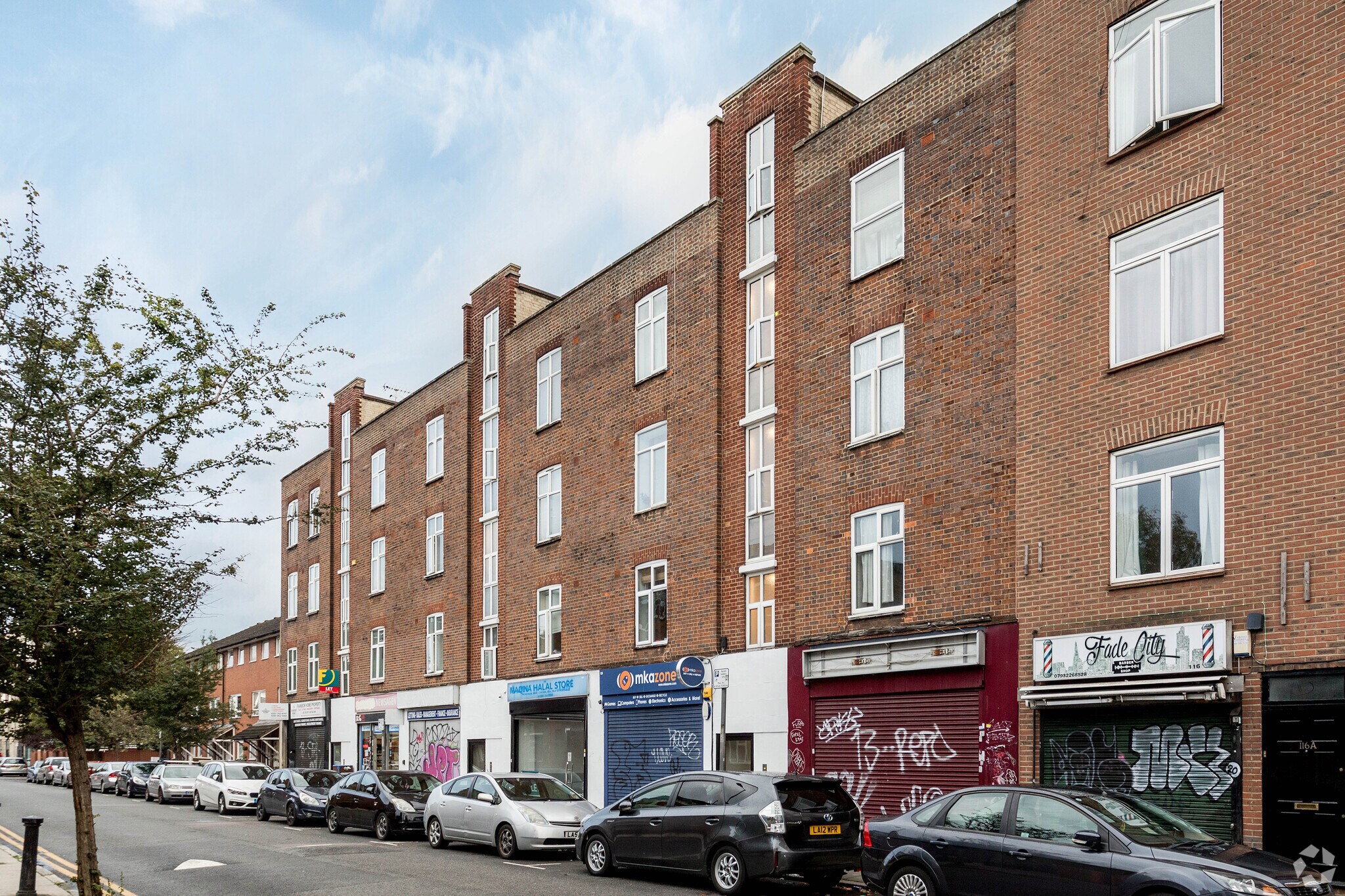 122 Stepney Way, London for sale Primary Photo- Image 1 of 1
