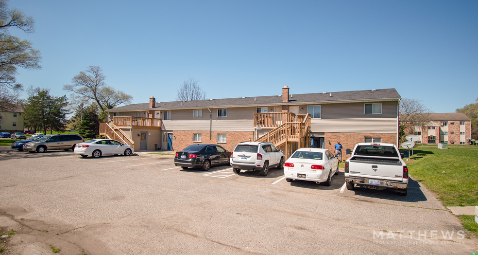 2320-2355 30th St SW, Wyoming, MI for sale - Building Photo - Image 1 of 3