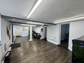 207 High St, Waltham Cross to rent Interior Photo- Image 2 of 4