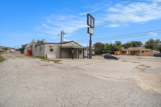 6500 Railroad Ave, Omaha, NE for rent Building Photo- Image 1 of 26