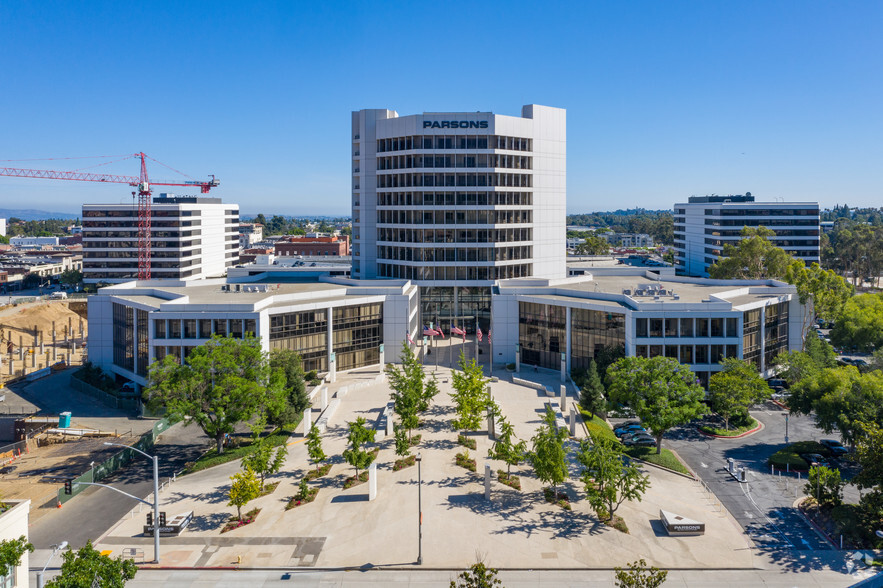 100 W Walnut St, Pasadena, CA for rent - Building Photo - Image 1 of 15