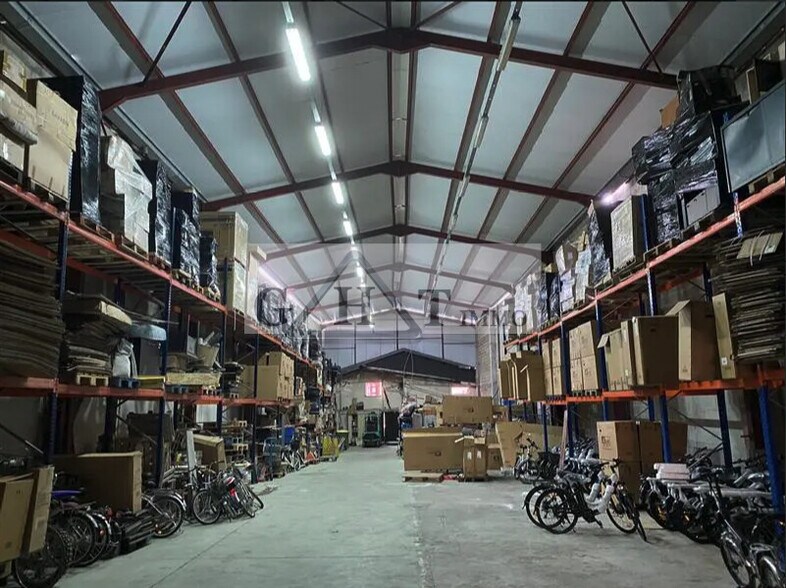 Industrial in Bagnolet for sale - Interior Photo - Image 1 of 5