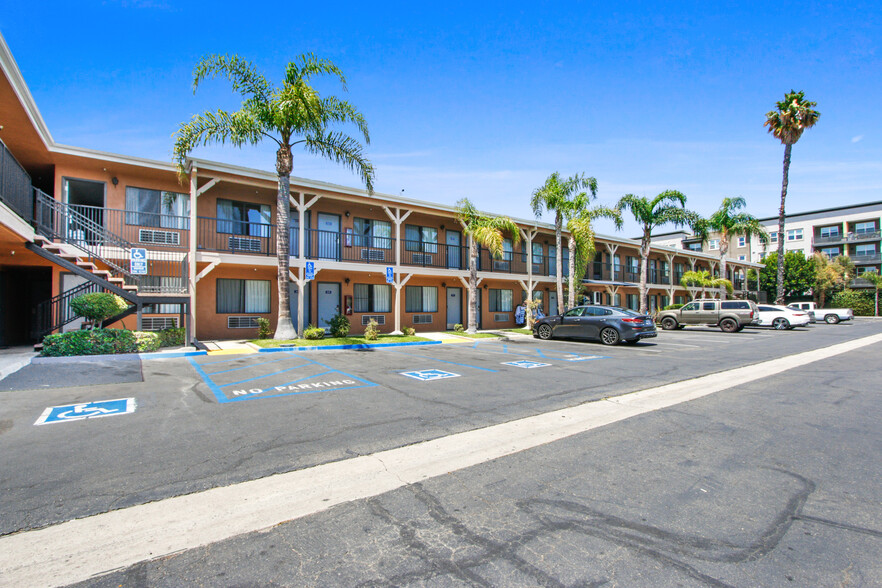 1501-1505 N Harbor Blvd, Santa Ana, CA for sale - Building Photo - Image 1 of 1