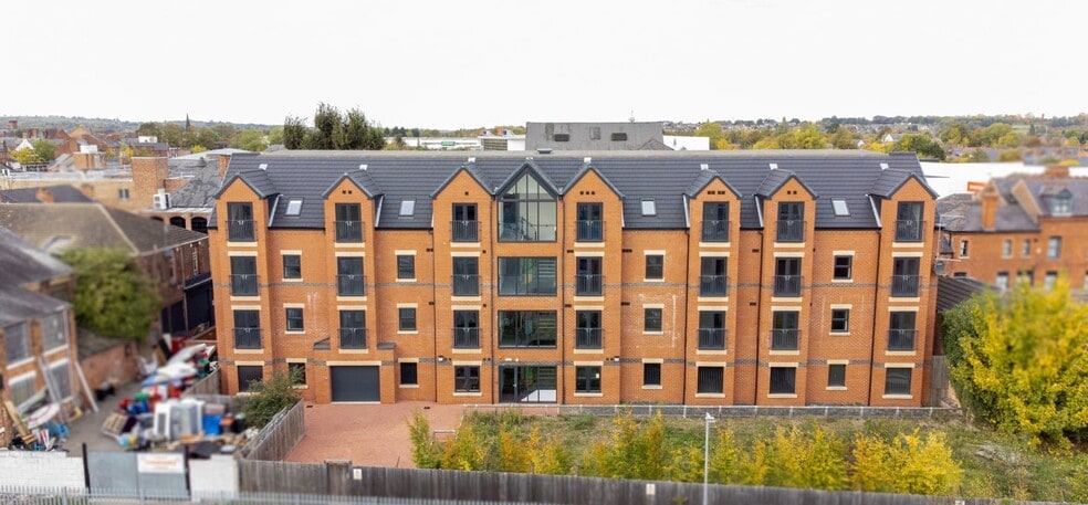 West Gate, Nottingham to rent - Primary Photo - Image 1 of 1