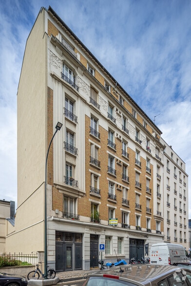 15 Rue Curton, Clichy for sale - Primary Photo - Image 1 of 4
