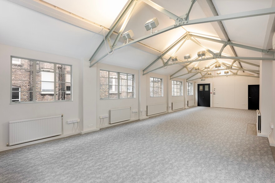 84 Marchmont St, London to rent - Interior Photo - Image 2 of 7