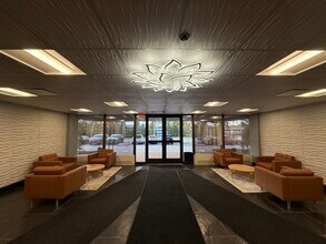 420 Columbus Ave, Valhalla, NY to rent Interior Photo- Image 1 of 13