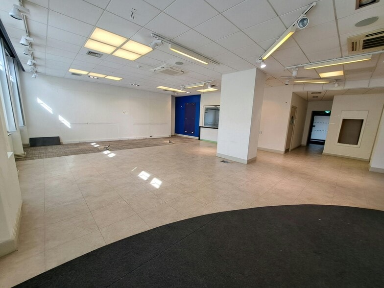 35 High St, Biggleswade for sale - Building Photo - Image 3 of 12