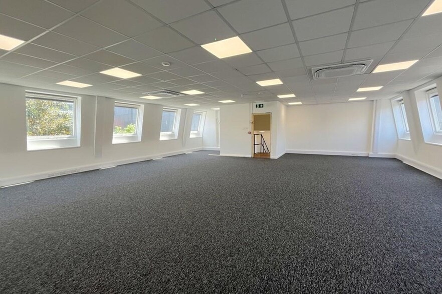 Waterloo Ln, Chelmsford to rent - Building Photo - Image 1 of 17