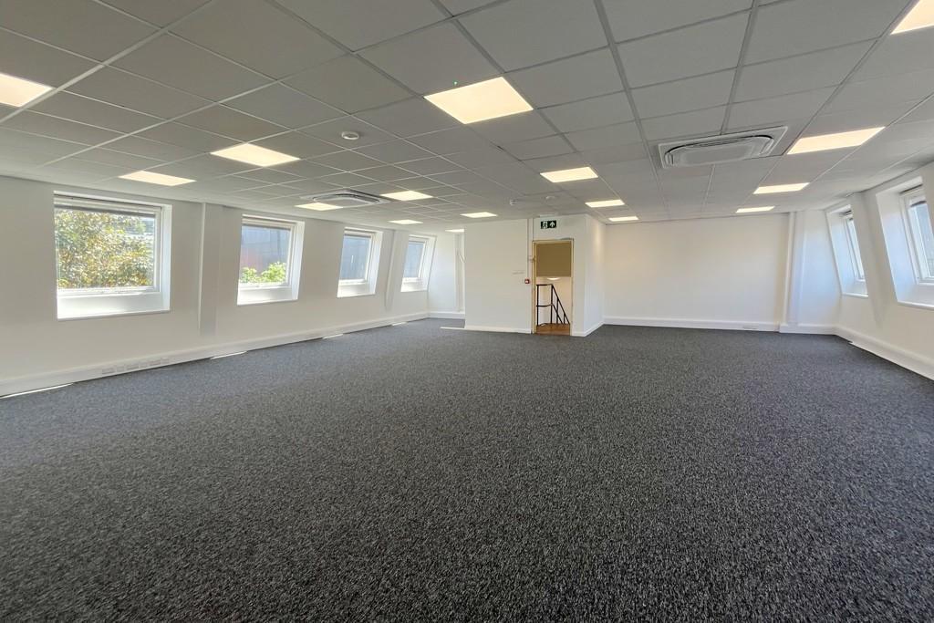 Waterloo Ln, Chelmsford to rent Building Photo- Image 1 of 18