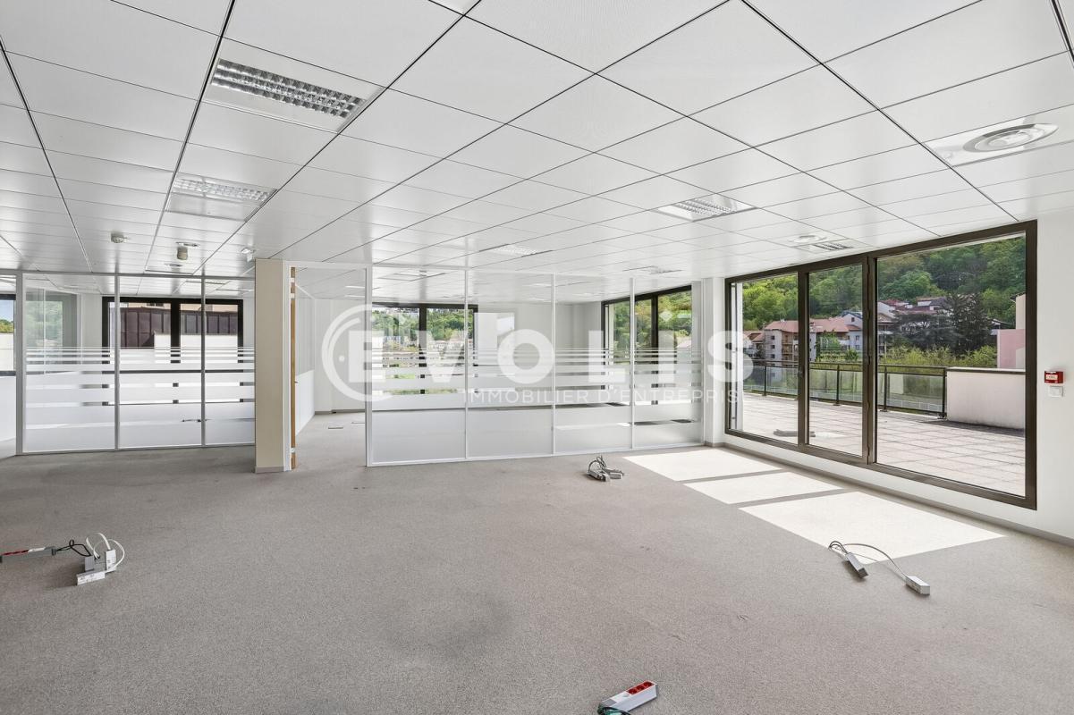 Office in Lyon to rent Interior Photo- Image 1 of 15
