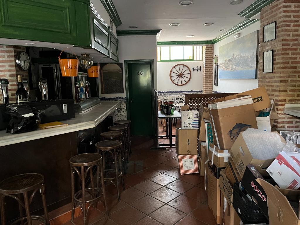 Retail in Madrid, Madrid to rent Interior Photo- Image 1 of 4