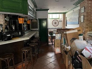 Retail in Madrid, Madrid to rent Interior Photo- Image 1 of 4