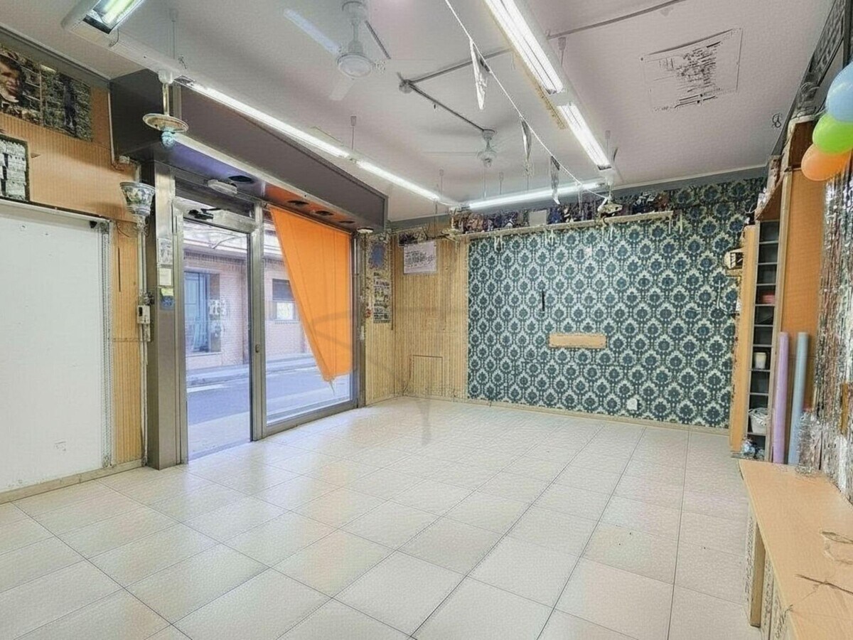 Cornellà de Llobregat, BAR 08940 - Unit L1 -  - Interior Photo - Image 1 of 8