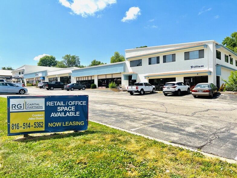 12400-12460 W 62nd Ter, Shawnee, KS for rent - Building Photo - Image 1 of 7