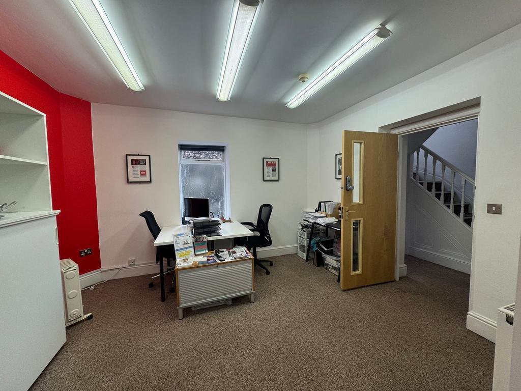 8 Mansel St, Carmarthen for sale Interior Photo- Image 1 of 18
