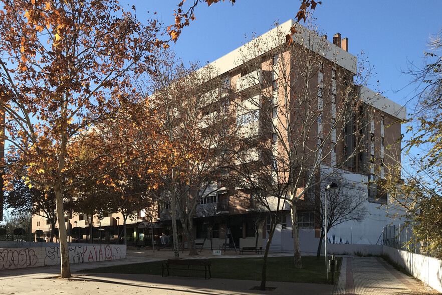 Calle Hermanos Fernández Galiano, 11, Guadalajara, Guadalajara for sale - Building Photo - Image 3 of 3