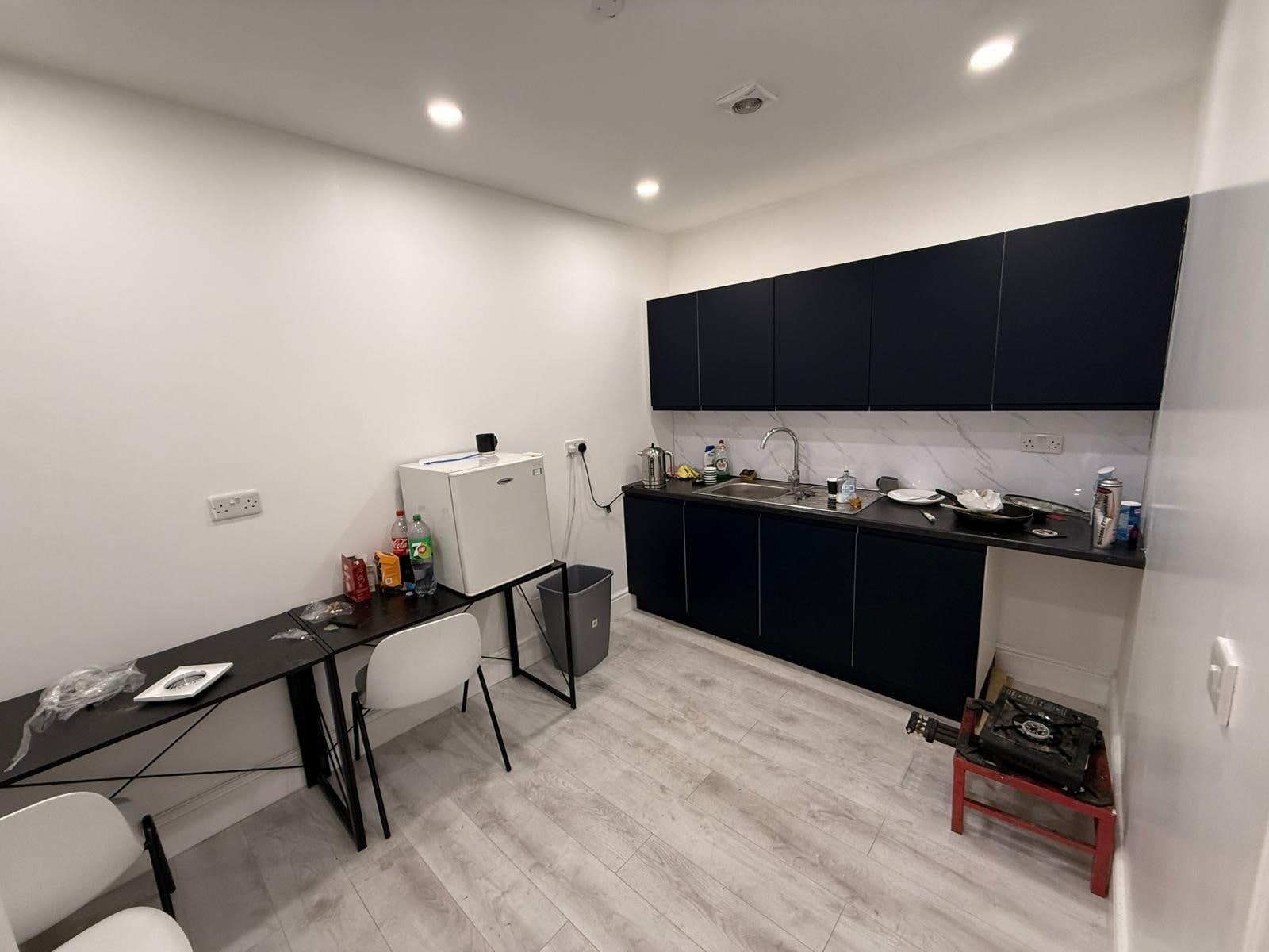 Atlantic St, Altrincham to rent Interior Photo- Image 1 of 11