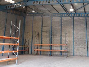 23-25 Withey Ct, Ystrad Mynach to rent Interior Photo- Image 2 of 5