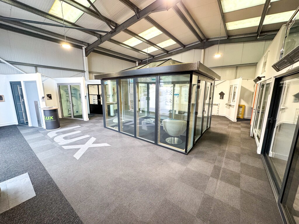 Threemilestone Industrial Estate, Threemilestone to rent Interior Photo- Image 1 of 8